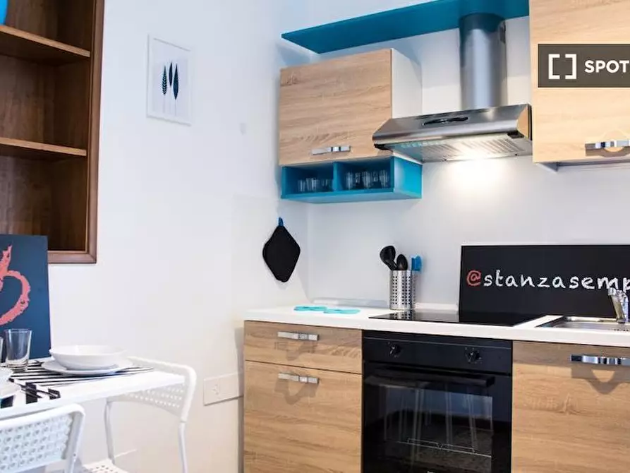 Immagine 11 di Camera condivisa in affitto  in Mantova a Brescia