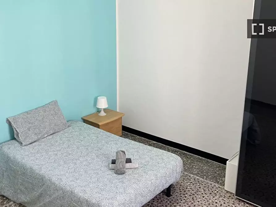 Immagine 3 di Camera condivisa in affitto  in SALITA PIANO DI ROCCA/5 a Genova