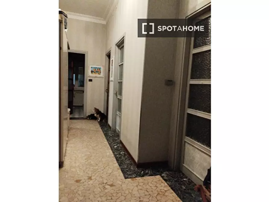 Immagine 10 di Camera condivisa in affitto  in Via Borgomanero a Torino