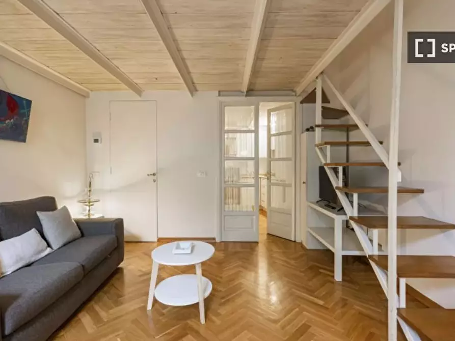 Immagine 4 di Appartamento in affitto  in Via dell' Oriuolo a Firenze