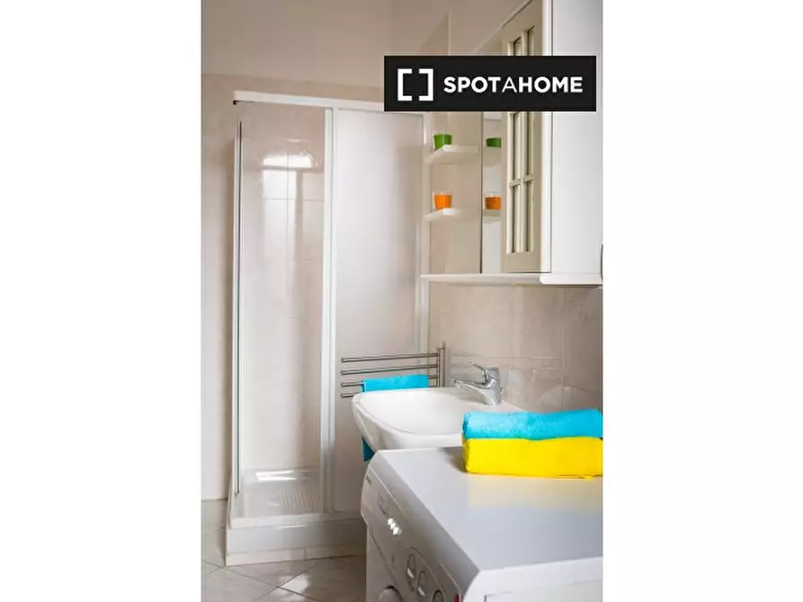 Immagine 6 di Camera condivisa in affitto  in Via S Paolo a Torino