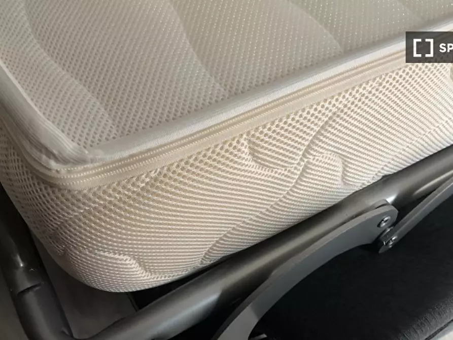 Immagine 9 di Appartamento in affitto  in Viale dell'Acquedotto Alessandrino a Roma