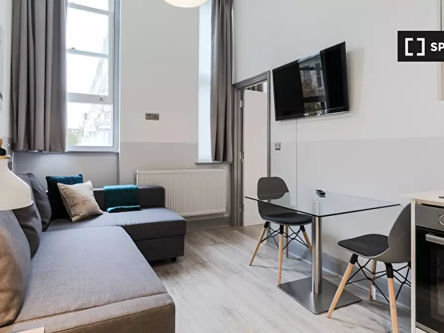 Immagine 12 di Appartamento in affitto  in Nevern Rd a Kensington