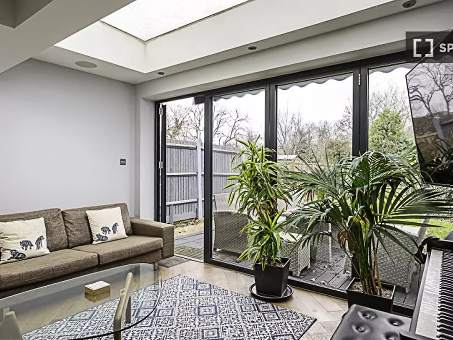 Immagine 10 di Appartamento in affitto  in Robinson Road a Wandsworth