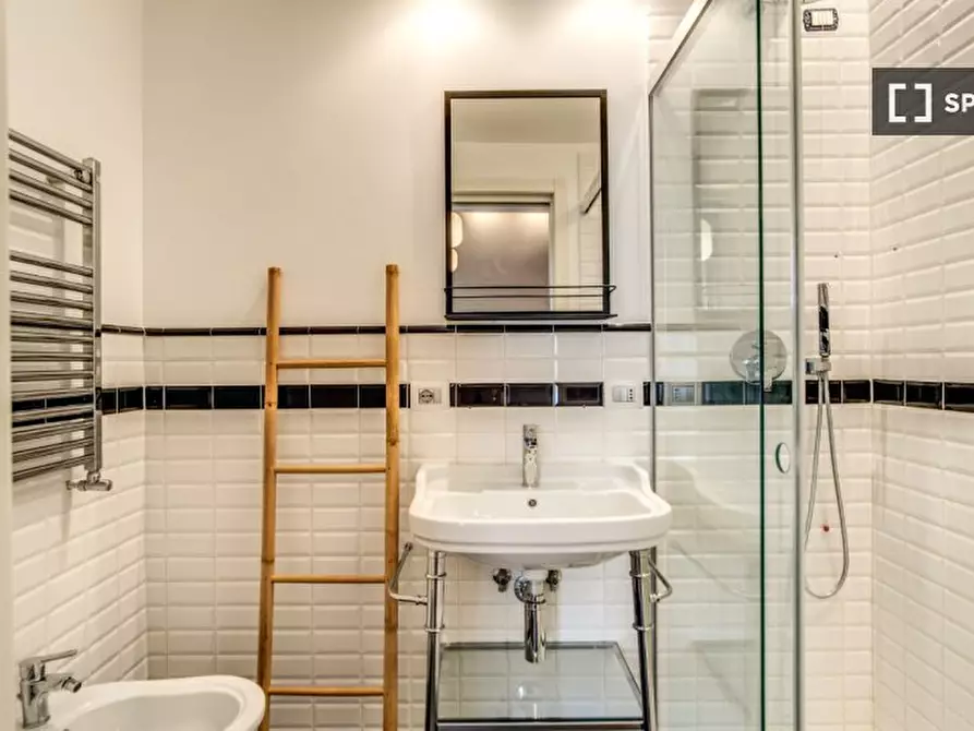 Immagine 12 di Camera condivisa in affitto  in Via Volturno a Roma