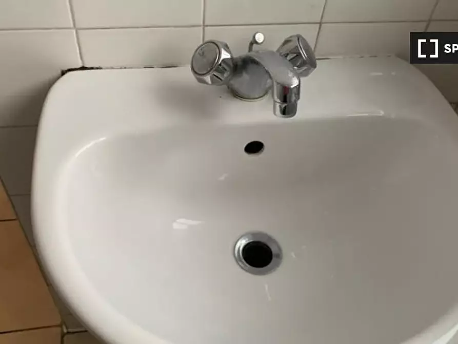 Immagine 5 di Ufficio in affitto  in Greenfield Gardens a Brent