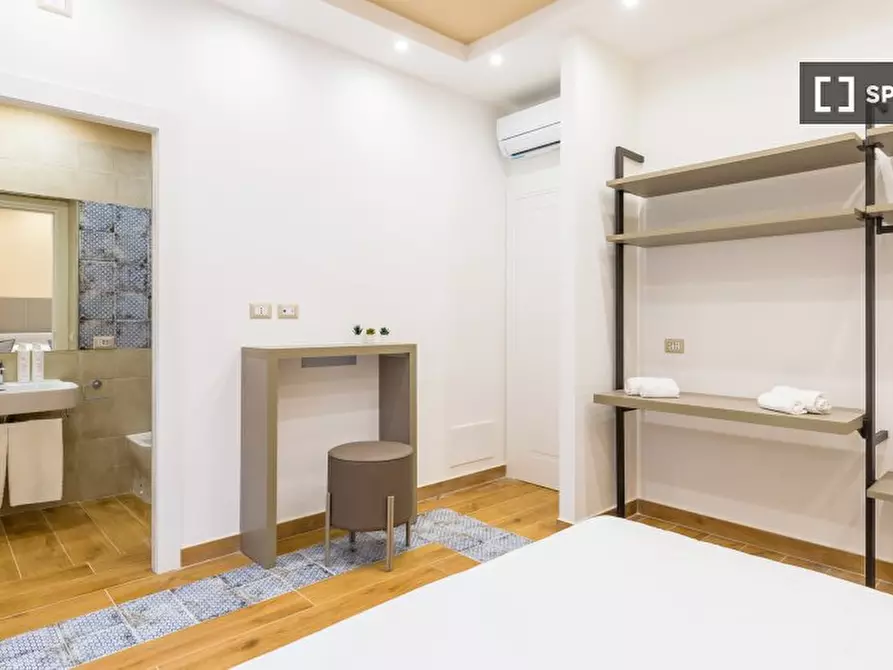 Immagine 19 di Appartamento in affitto  in Via Vittoria Colonna a Napoli