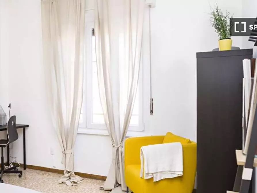 Immagine 2 di Camera condivisa in affitto  in Viale Carlo Espinasse a Milano