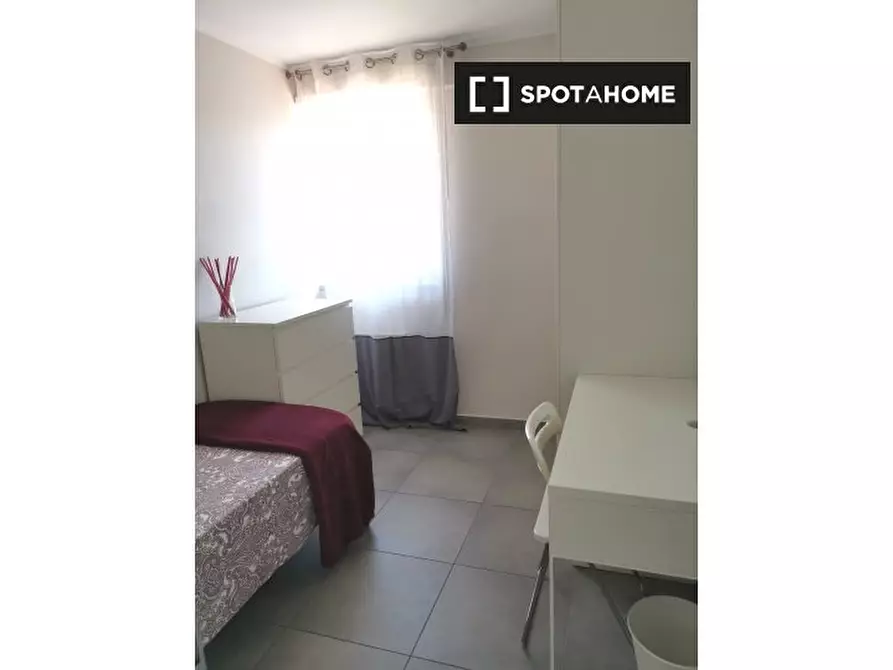 Immagine 6 di Camera condivisa in affitto  in Via Fabio Numerio a Roma