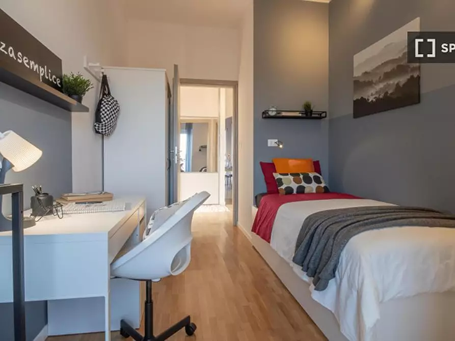 Immagine 5 di Camera condivisa in affitto  in Via Piobesi n. a Torino