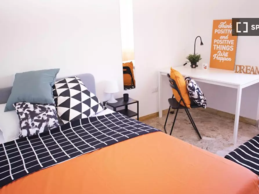 Immagine 1 di Camera condivisa in affitto  in Via Ariosto n a Cagliari