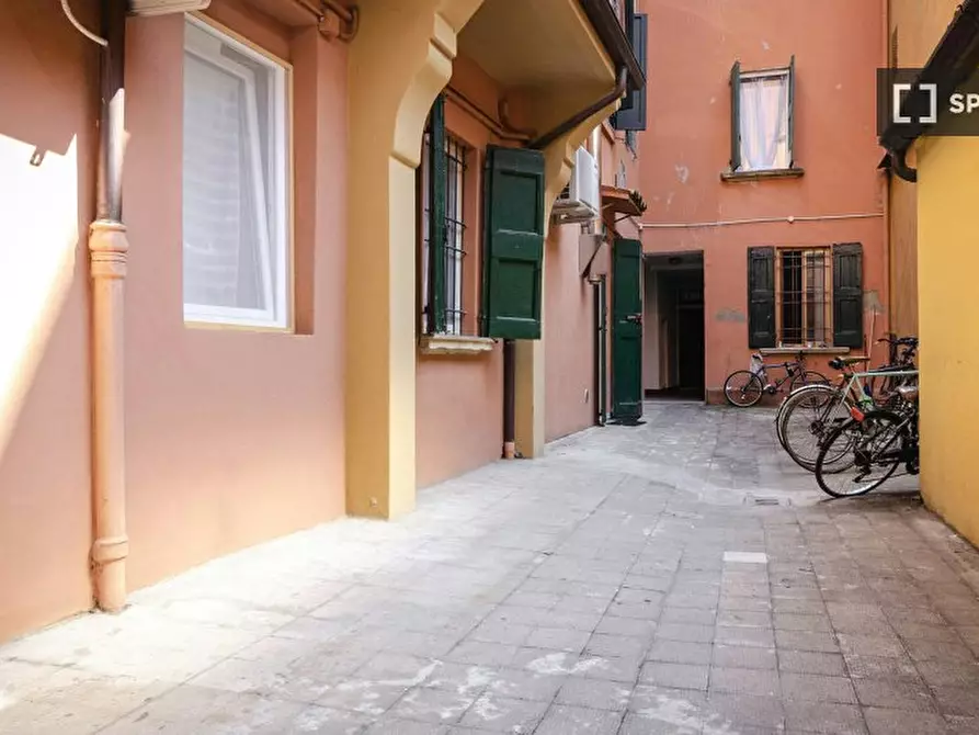 Immagine 5 di Ufficio in affitto  in Via del Borgo di San Pietro a Bologna