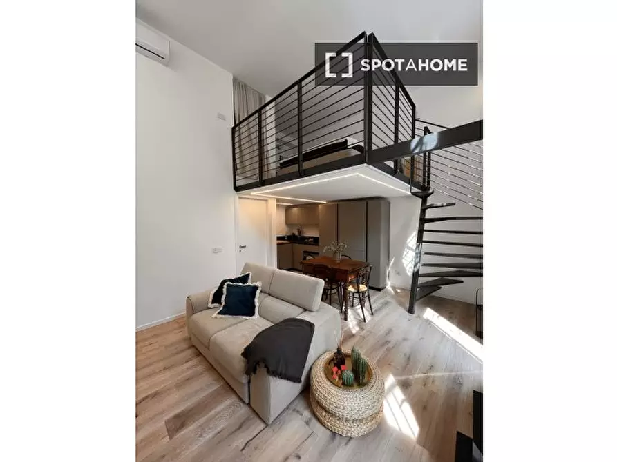 Immagine 7 di Ufficio in affitto  in Via Oglio a Milano