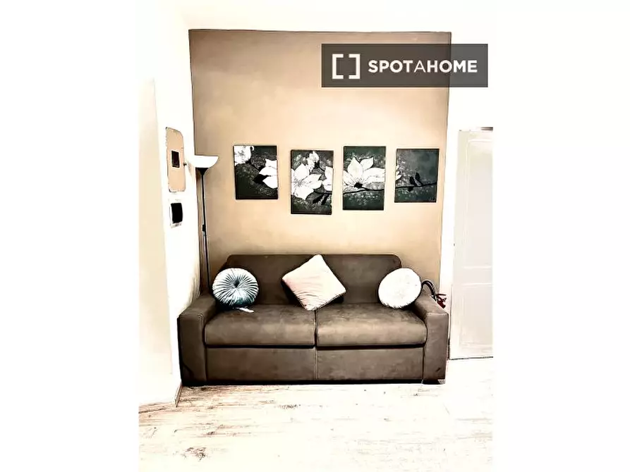 Immagine 4 di Appartamento in affitto  in Via del Piè di Marmo a Roma