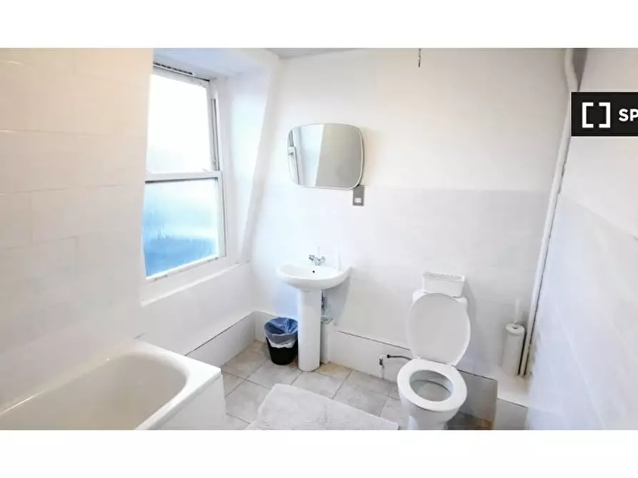 Immagine 6 di Camera condivisa in affitto  in Fulham Ct a Hammersmith
