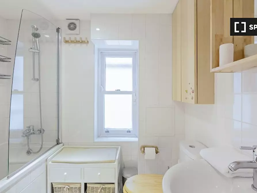 Immagine 15 di Appartamento in affitto  in Freegrove Rd a Islington