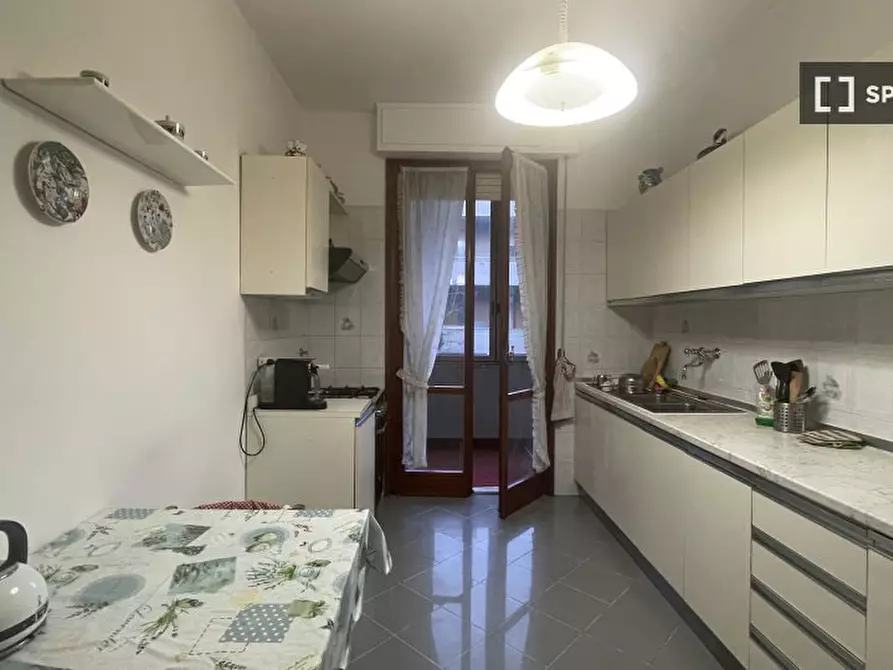 Immagine 10 di Camera condivisa in affitto  in Via Ugo Foscolo a Scandicci