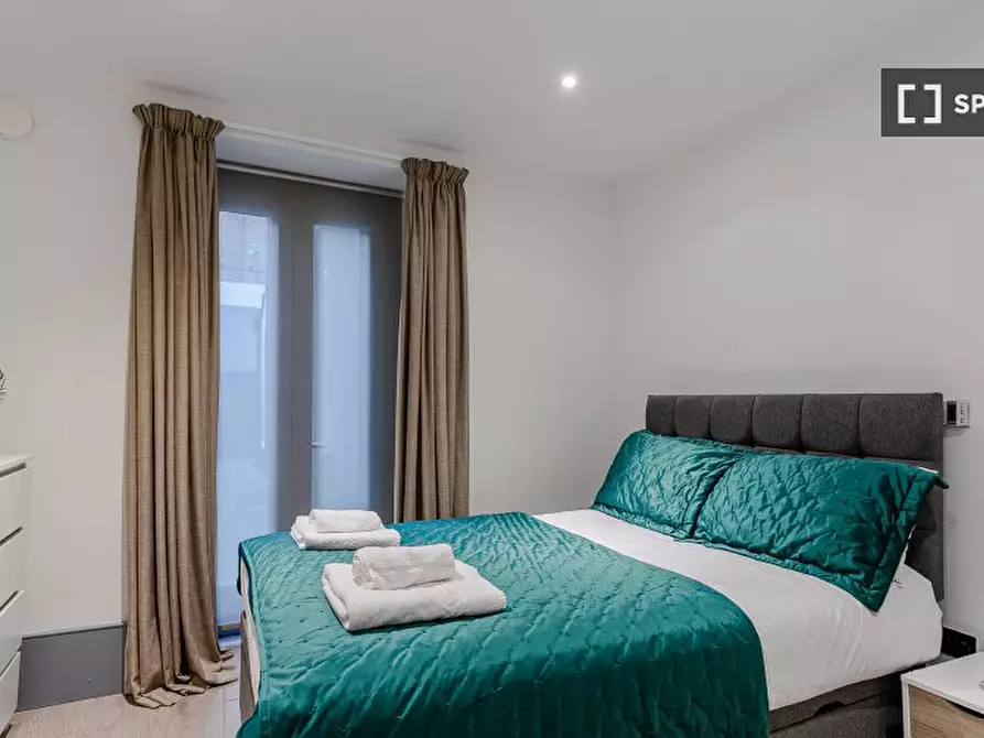 Immagine 3 di Appartamento in affitto  in Lower Ground a Kensington