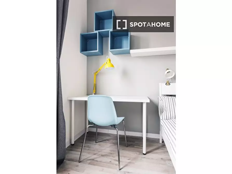 Immagine 6 di Camera condivisa in affitto  in Via Federico Engels a Milano