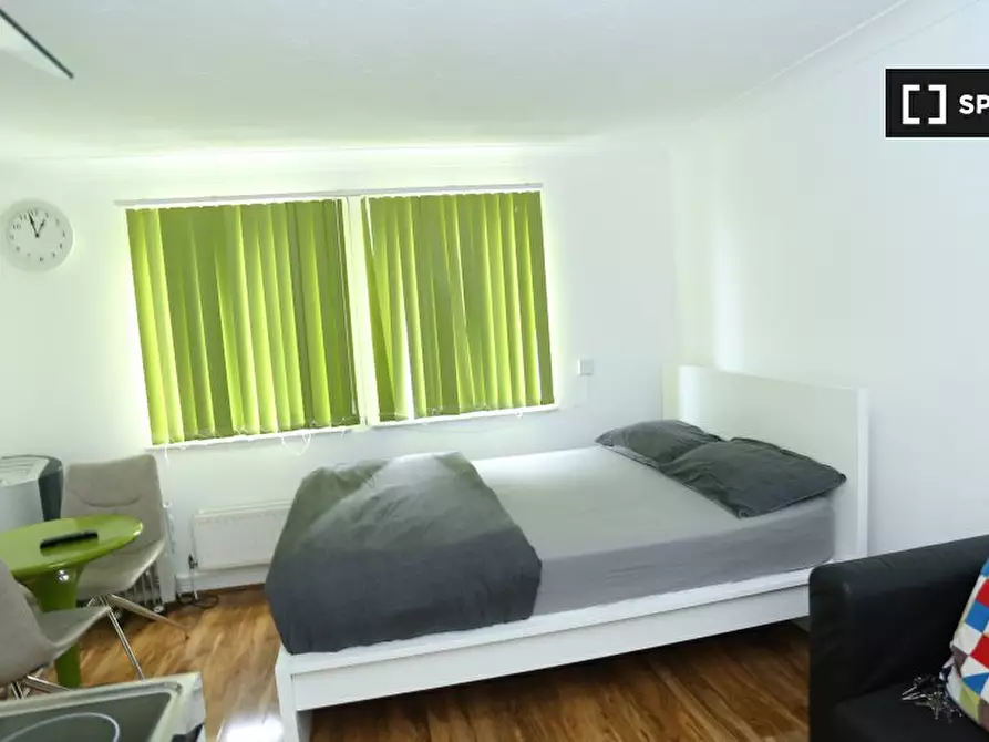 Immagine 3 di Ufficio in affitto  in Lytham Cl a Eltham