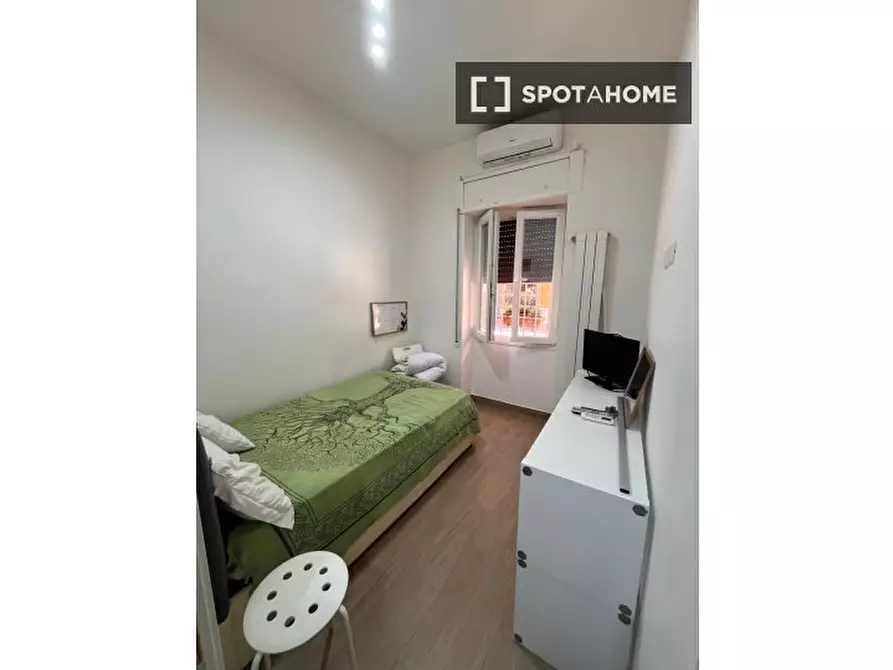 Immagine 6 di Appartamento in affitto  in Via Rocca di Papa a Roma