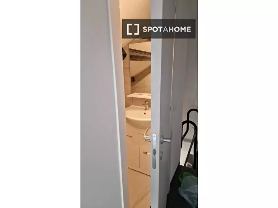 Immagine 14 di Appartamento in affitto  in Via Pietro Crespi a Milano