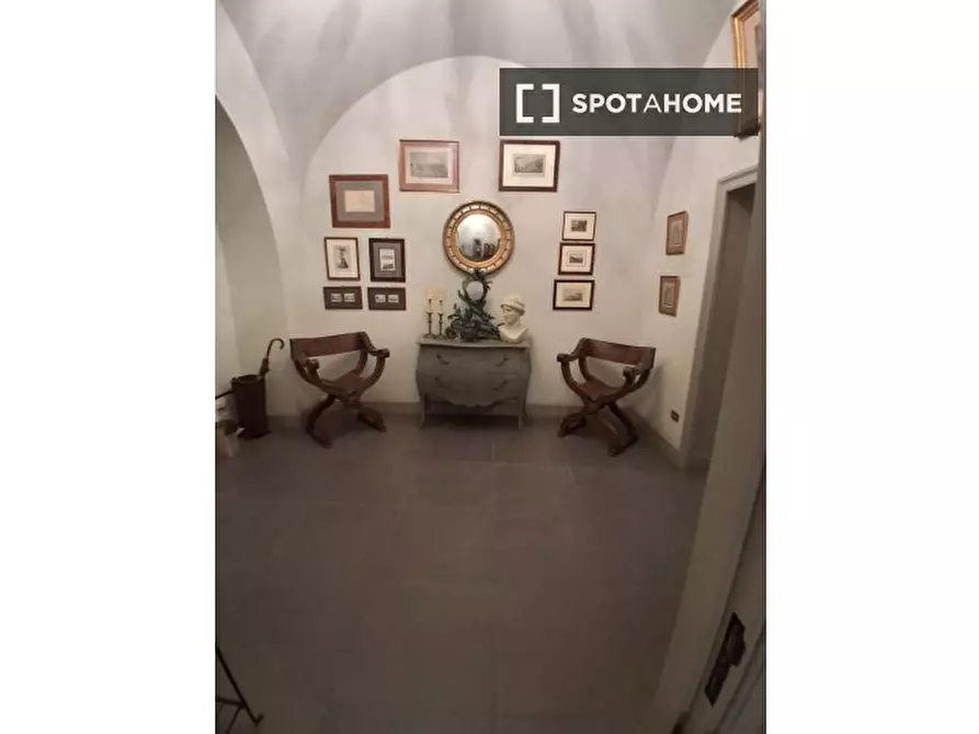 Immagine 12 di Appartamento in affitto  in Via Chiaia a Napoli