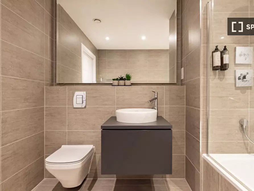 Immagine 17 di Appartamento in affitto  in Harlequin Ave a Hounslow