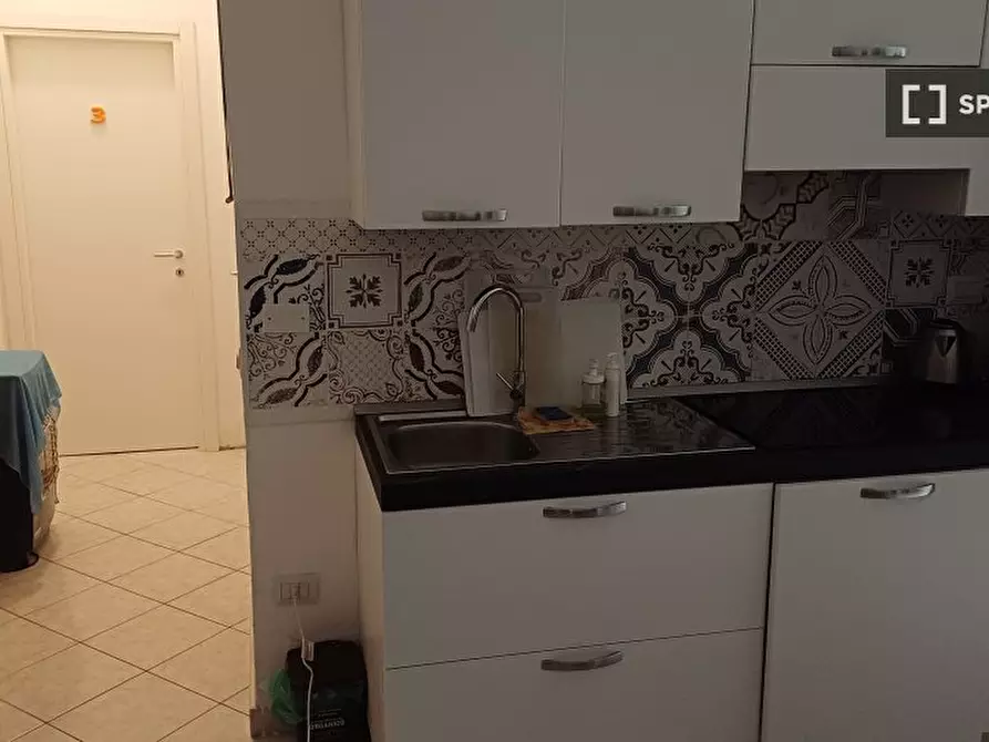 Immagine 6 di Camera condivisa in affitto  in Via Costituzione a Cagliari