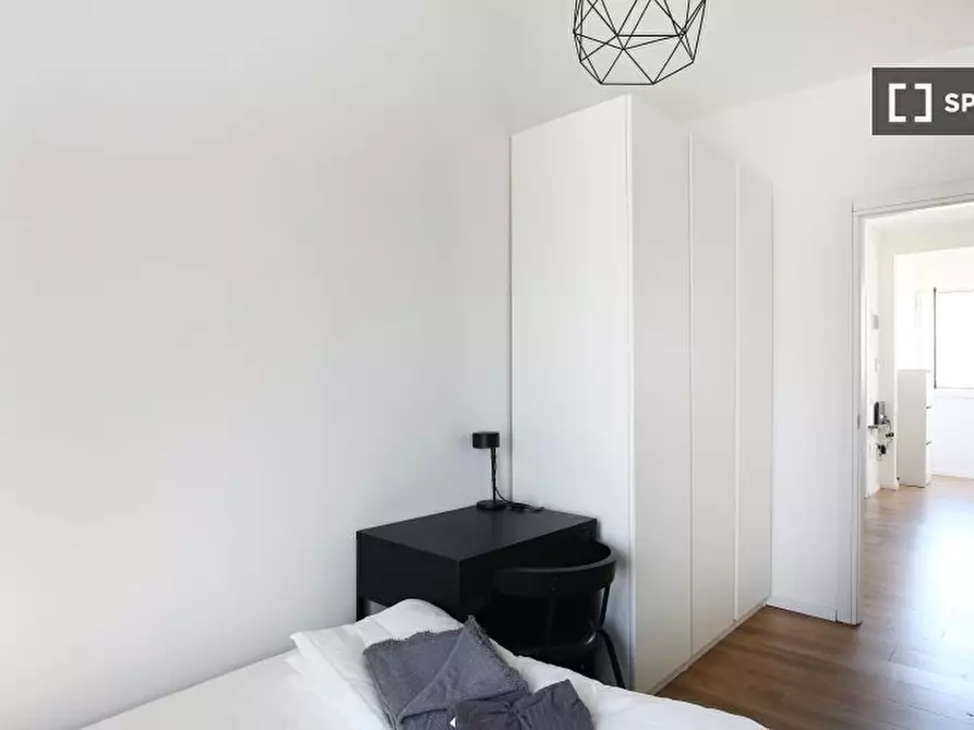 Immagine 4 di Camera condivisa in affitto  in Via Benjamin Constant a Milano