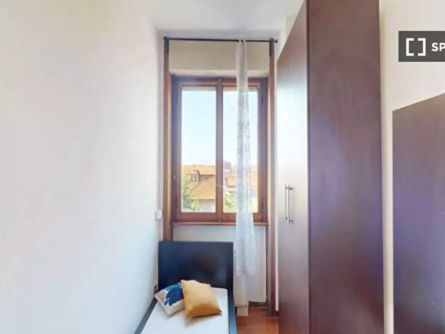 Immagine 2 di Camera condivisa in affitto  in Via Giuseppe Frua a Milano