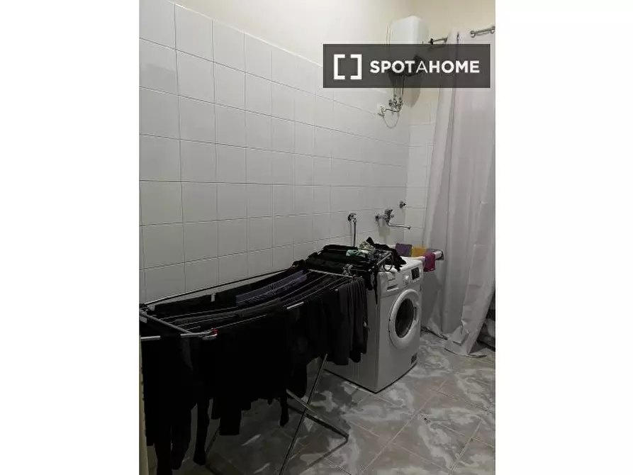 Immagine 8 di Camera condivisa in affitto  in Via Concezione a Monte Calvario a Napoli