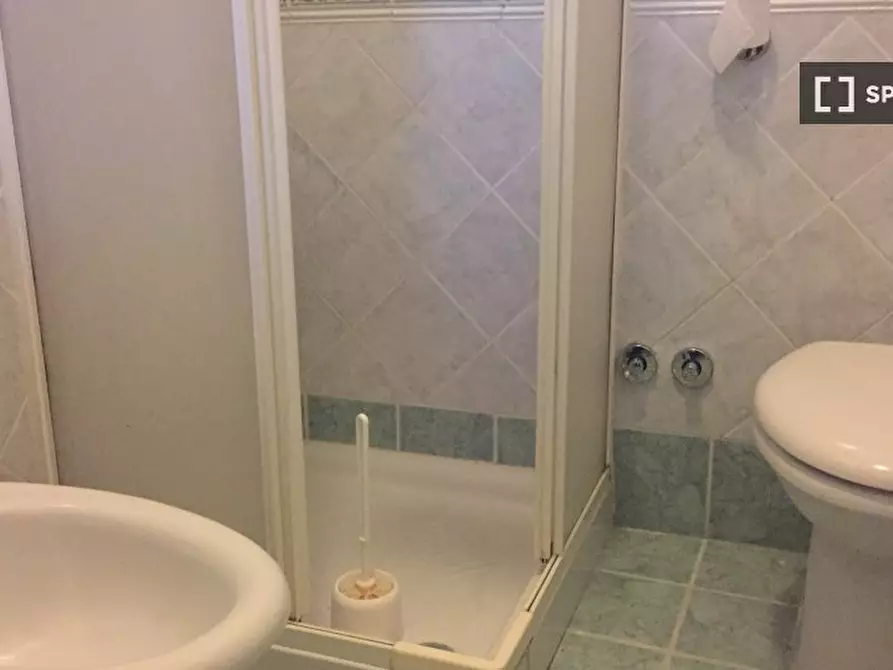 Immagine 5 di Camera condivisa in affitto  in Viale di Villa Pamphili a Roma