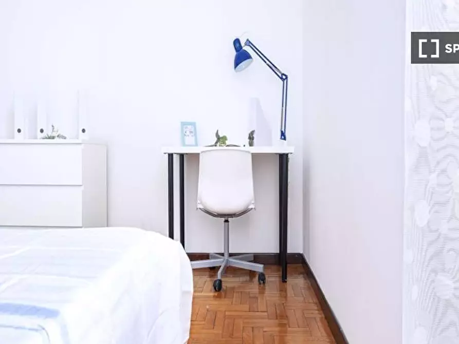 Immagine 5 di Camera condivisa in affitto  in Via Valenza a Milano