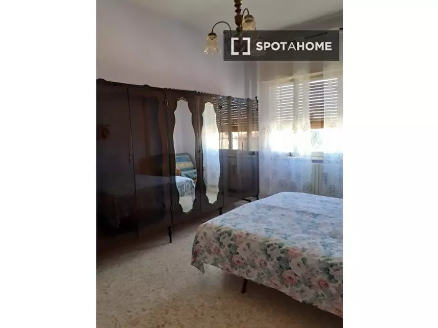 Immagine 11 di Camera condivisa in affitto  in Viale Alessandrino a Roma