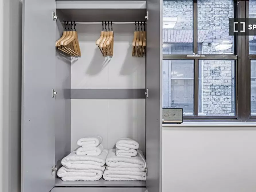 Immagine 7 di Ufficio in affitto  in Botolph Alley a 