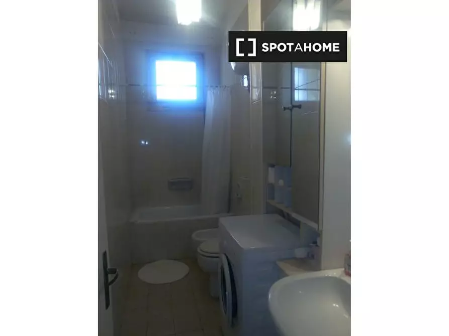 Immagine 5 di Camera condivisa in affitto  in Via Marchese Giuseppe Palmieri a Napoli