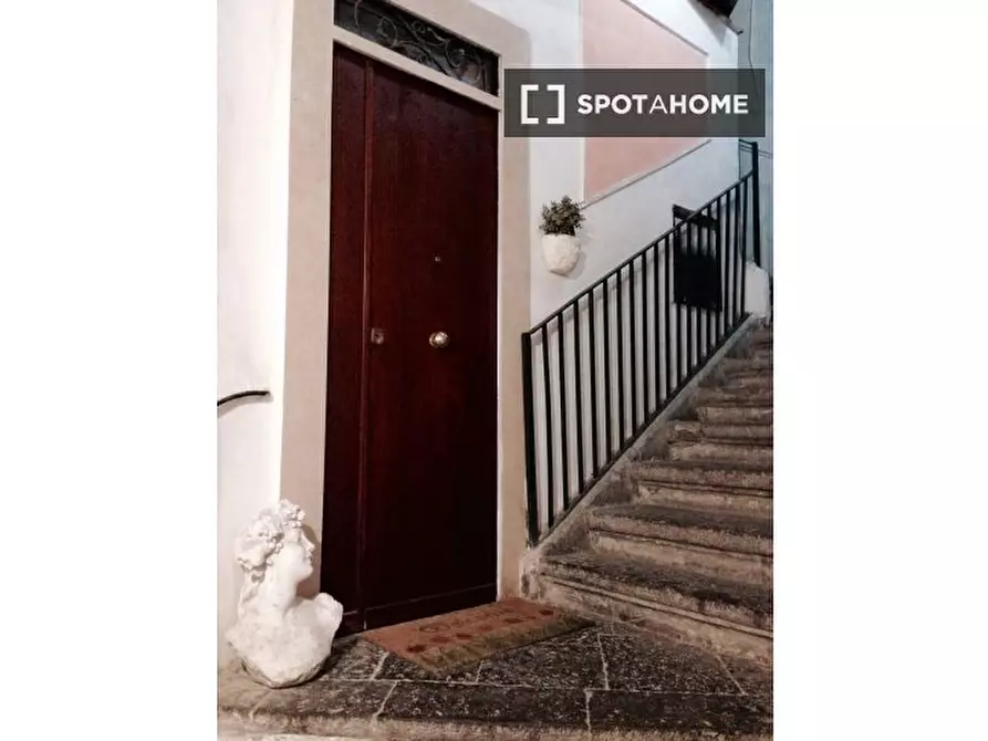 Immagine 10 di Appartamento in affitto  in Via Pellegrini a Napoli