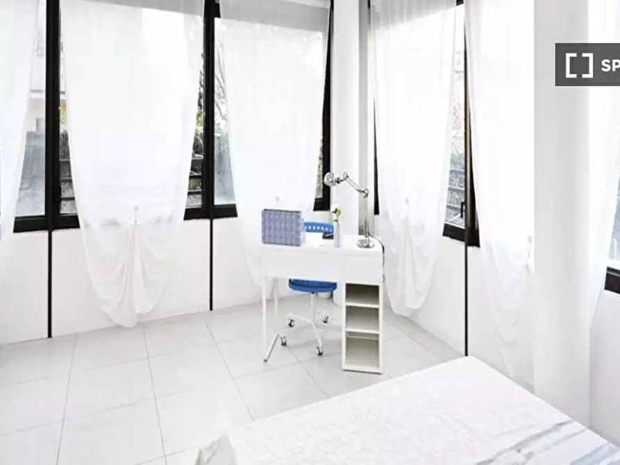 Immagine 1 di Camera condivisa in affitto  in Via Carlo Imbonati a Milano