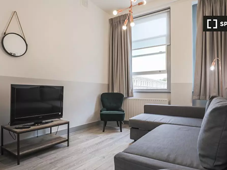 Immagine 2 di Appartamento in affitto  in Nevern Rd a Kensington