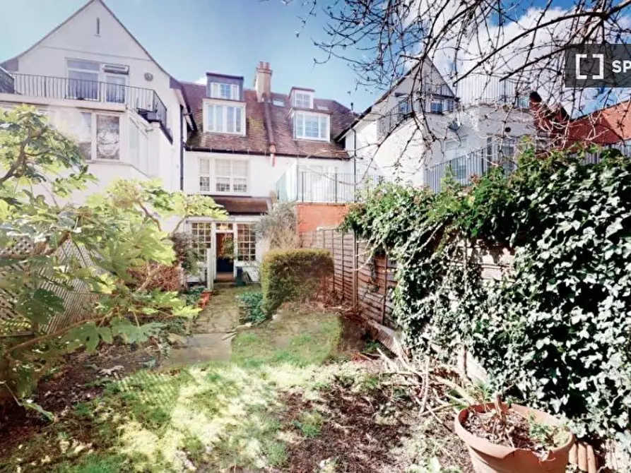 Immagine 10 di Appartamento in affitto  in Finchley Rd a Camden Town