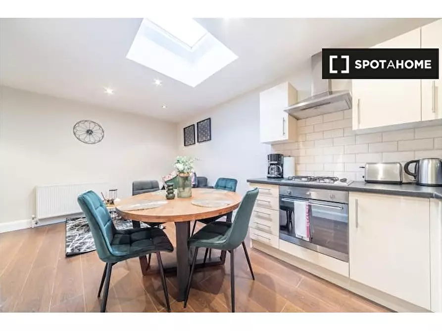 Immagine 13 di Appartamento in affitto  in Flata 1 Brick Ln a Enfield