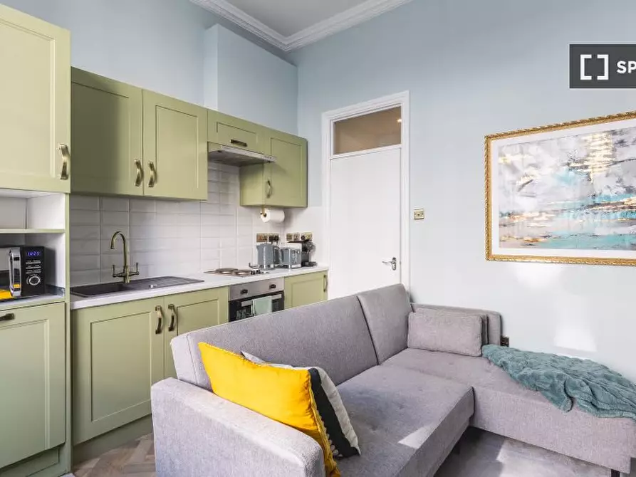 Immagine 2 di Appartamento in affitto  in flat a 