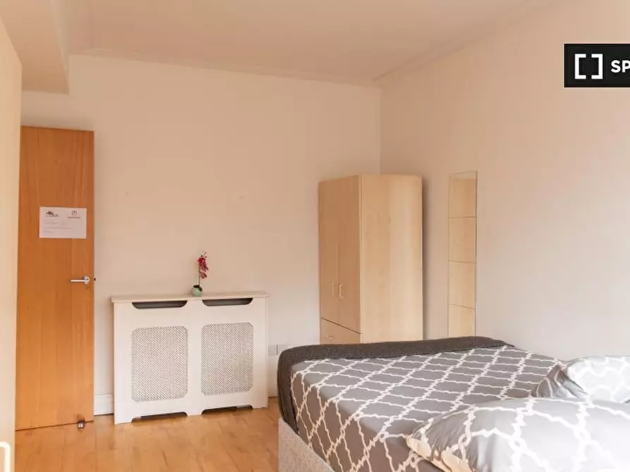 Immagine 4 di Camera condivisa in affitto  in flat a Poplar