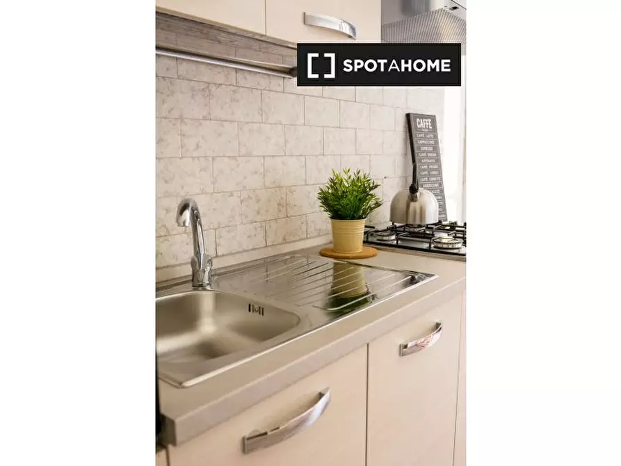 Immagine 14 di Camera condivisa in affitto  in Via S Paolo a Torino