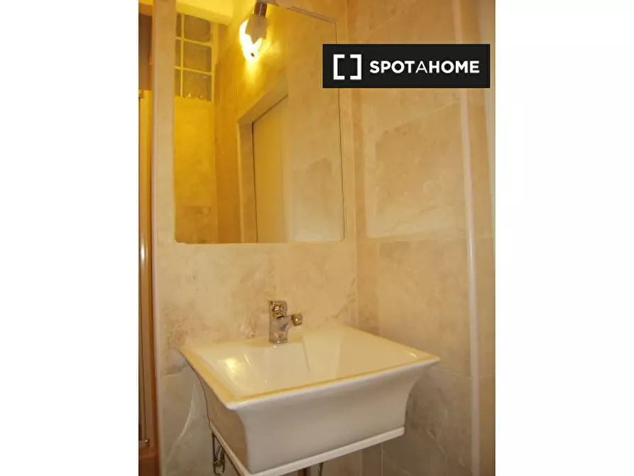 Immagine 11 di Ufficio in affitto  in Via Palestro a Bologna