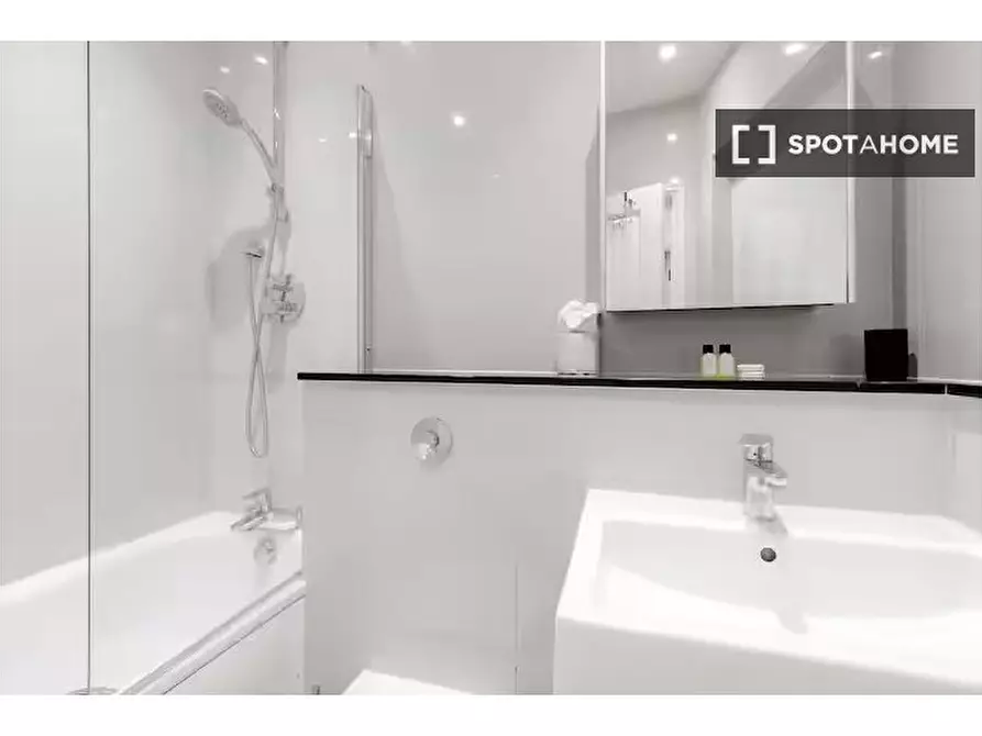 Immagine 18 di Appartamento in affitto  in -41 Nottingham Pl a Paddington