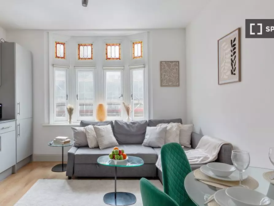Immagine 1 di Appartamento in affitto  in Upper Richmond Rd a Wandsworth
