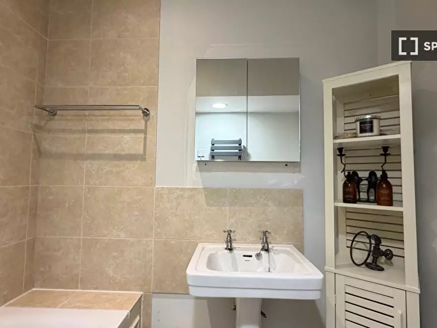 Immagine 12 di Appartamento in affitto  in Altenburg Gardens a Wandsworth