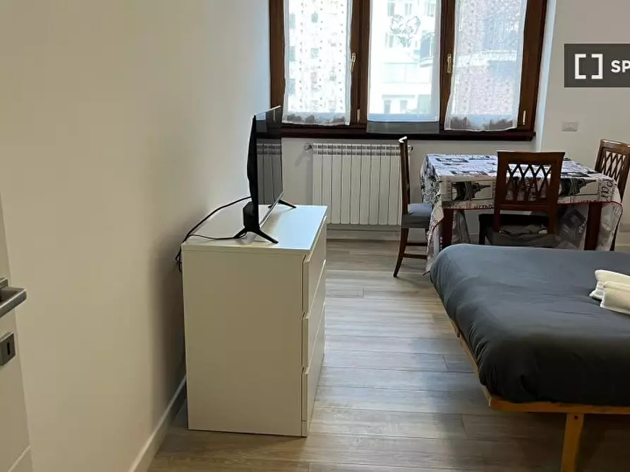 Immagine 6 di Camera condivisa in affitto  in Via Cerreto di Spoleto a Roma